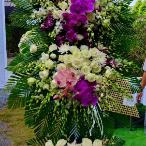 Kệ hoa viếng 3 tầng
