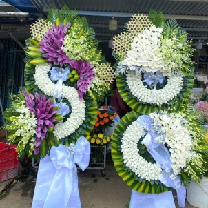 Hoa viếng cách điệu