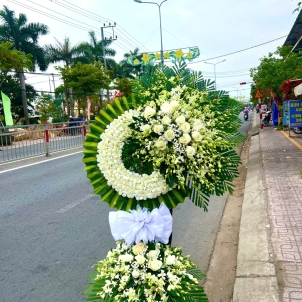 KỆ HOA VIẾNG 20012