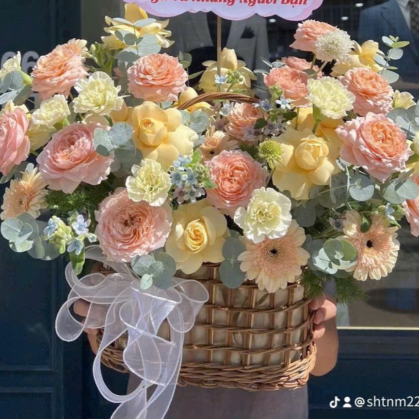 Giỏ Hoa Đa Dạng Tại Shop hoa tươi Nguyễn Minh