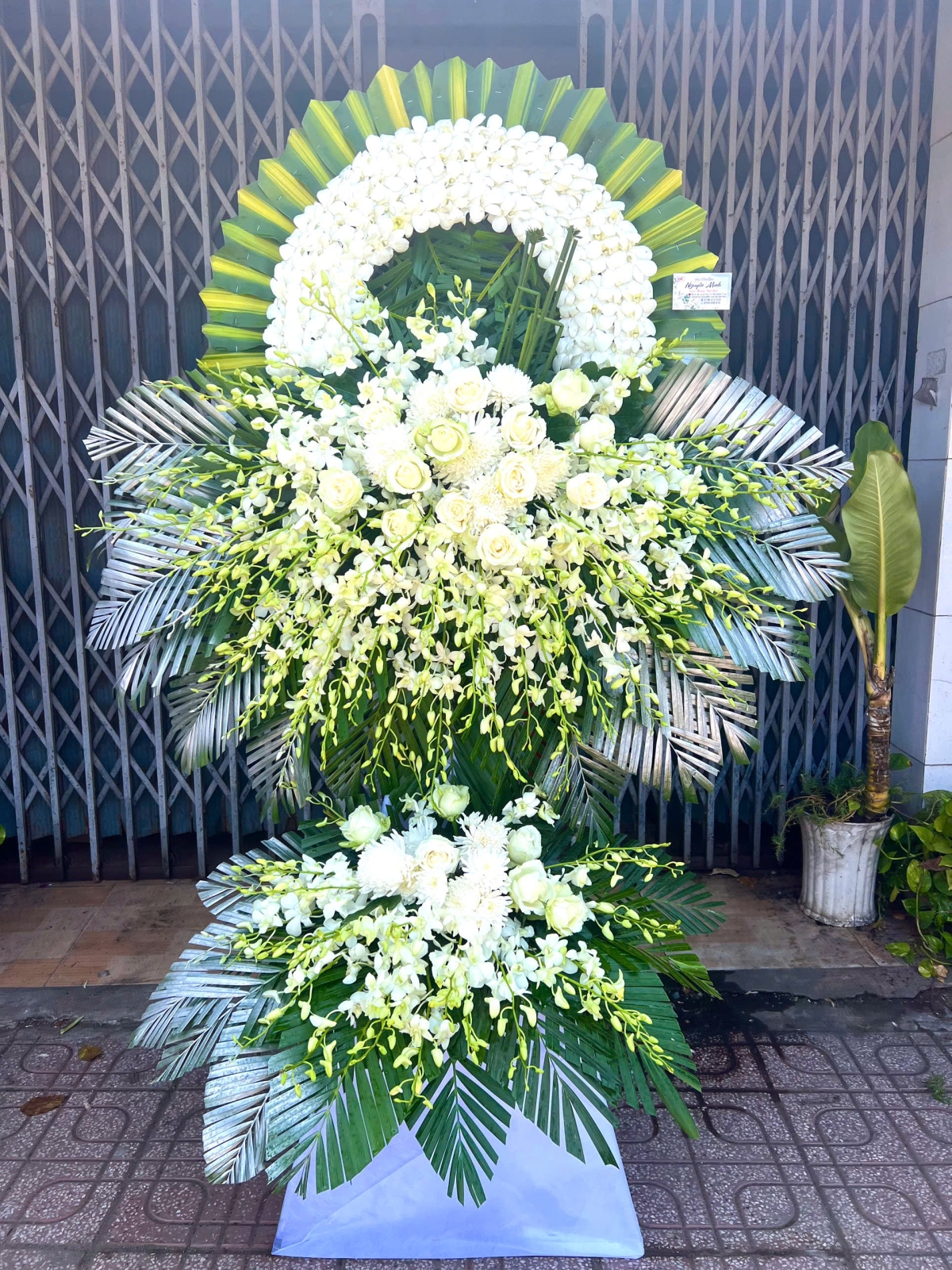Hoa viếng đám tang Long An
