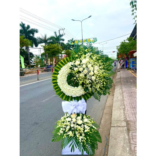 KỆ HOA VIẾNG 20012